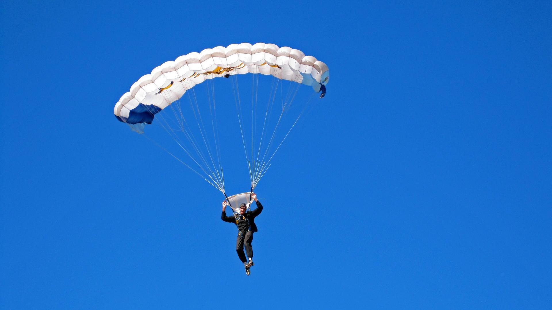 终点裁判争议：谁是真正的胜者？，终点裁判长的主要职责是什么